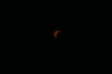 halb bedeckte Sonne