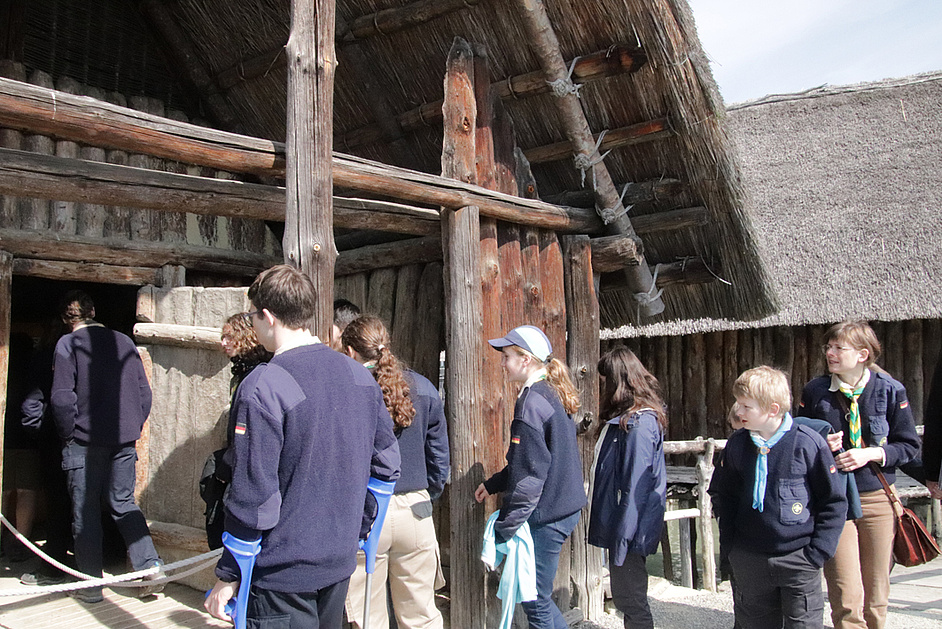 Eingang zum jungsteinzeitlichen Haus